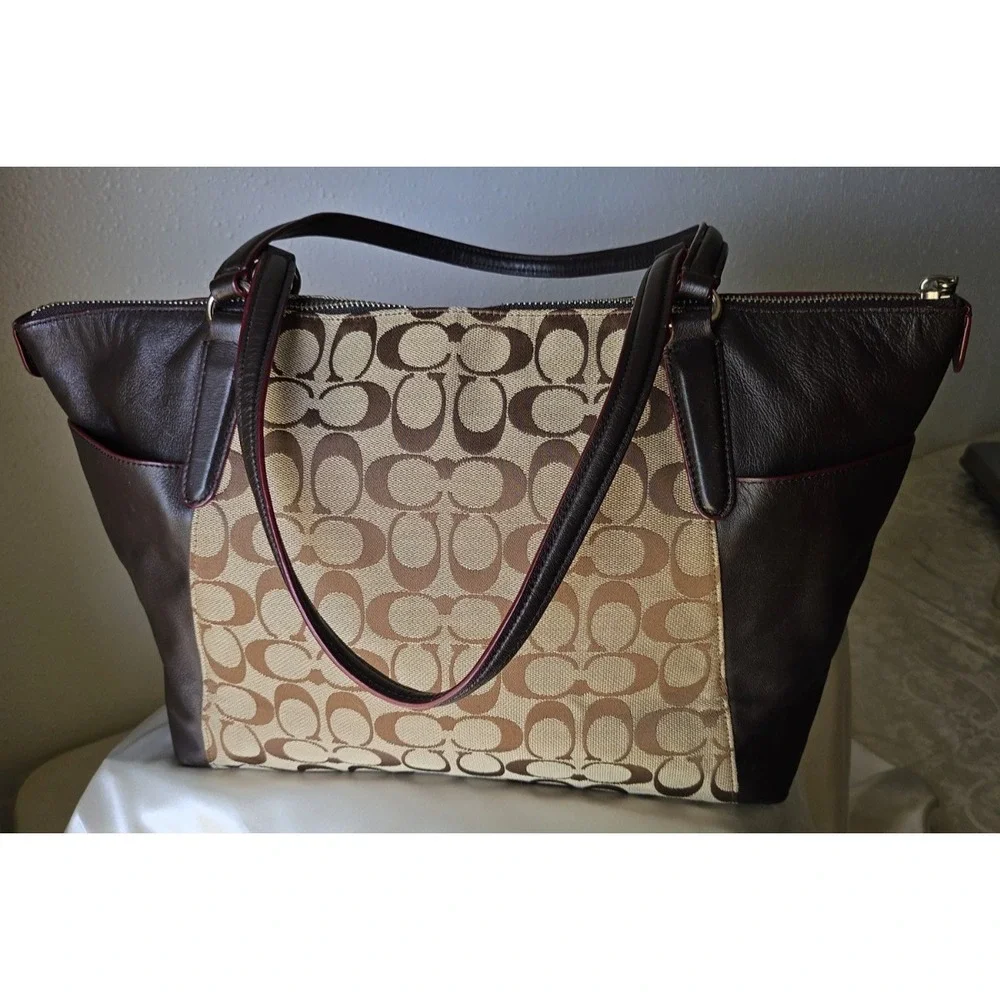 Coach Ava Tote in Signature and Leather/Brown